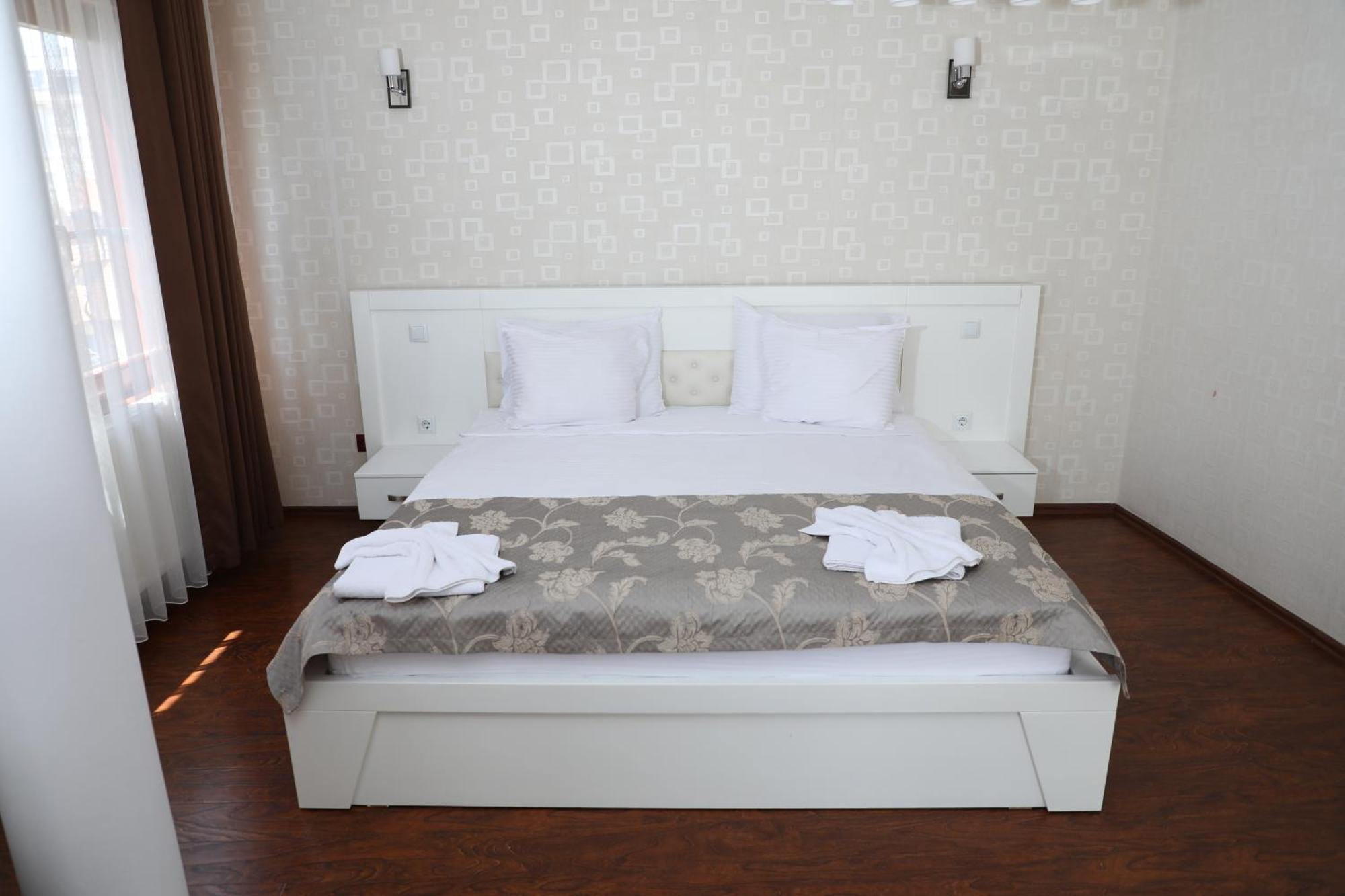 Bruti Hotel Prizren Exteriör bild