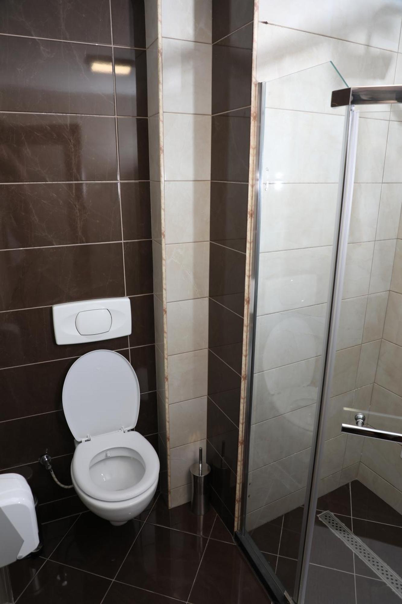 Bruti Hotel Prizren Exteriör bild