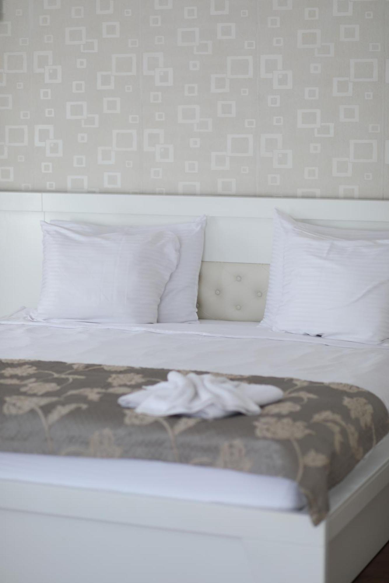 Bruti Hotel Prizren Exteriör bild