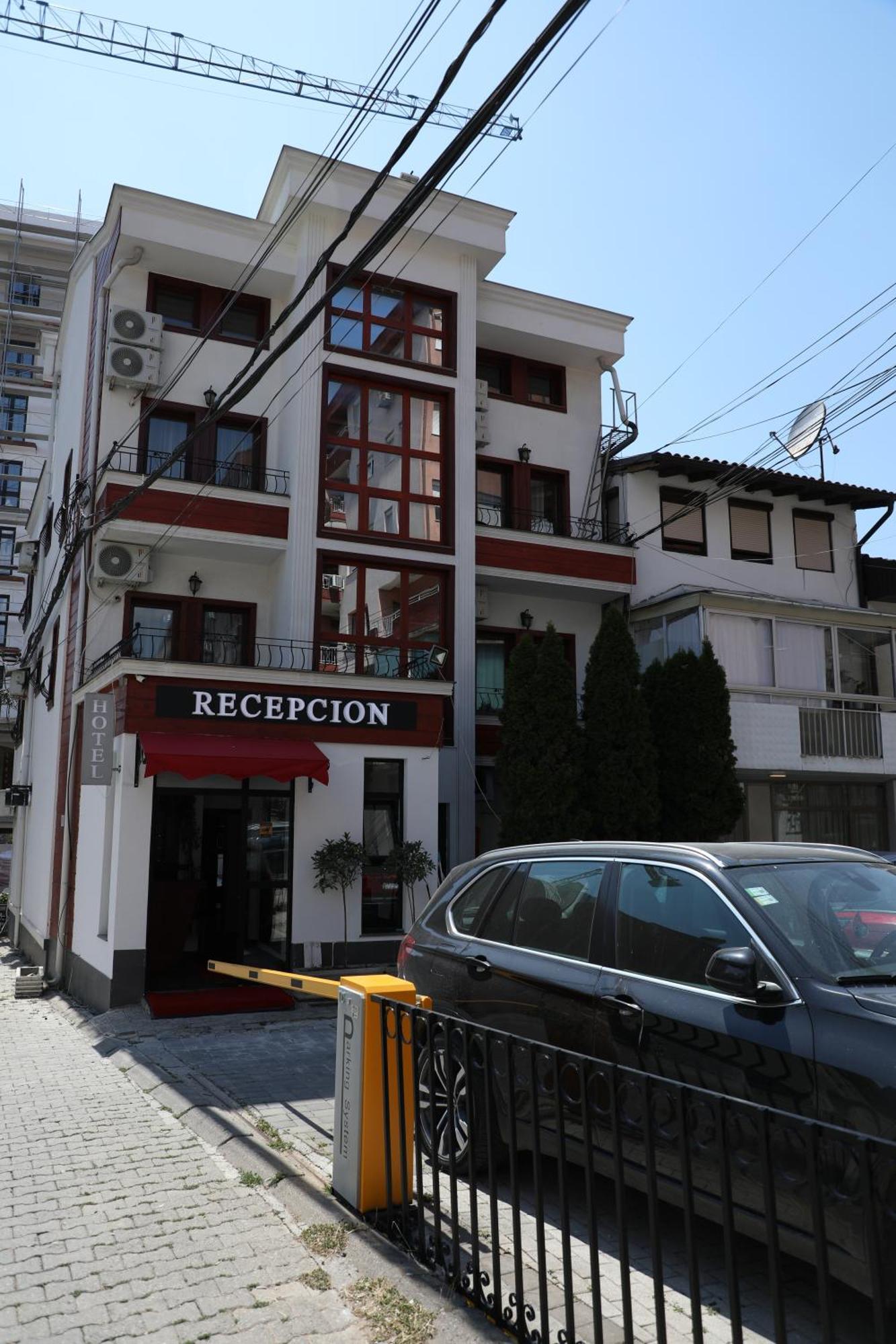 Bruti Hotel Prizren Exteriör bild