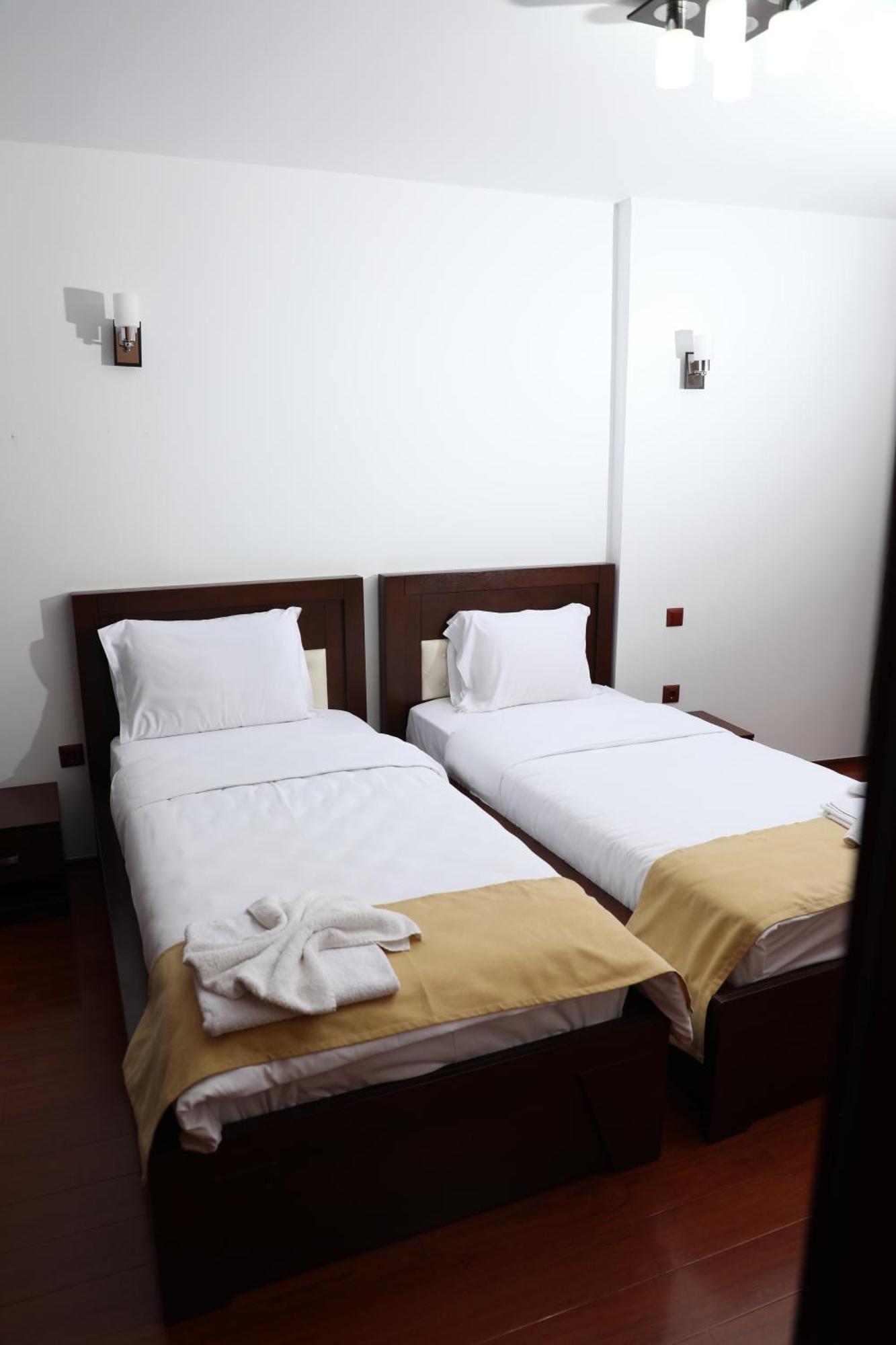 Bruti Hotel Prizren Exteriör bild