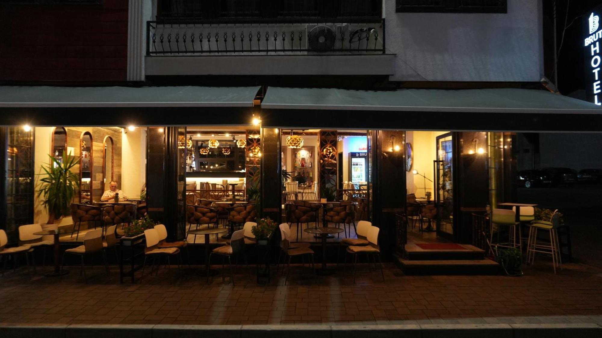 Bruti Hotel Prizren Exteriör bild