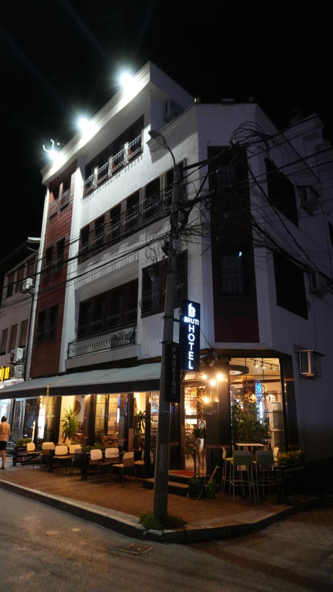 Bruti Hotel Prizren Exteriör bild
